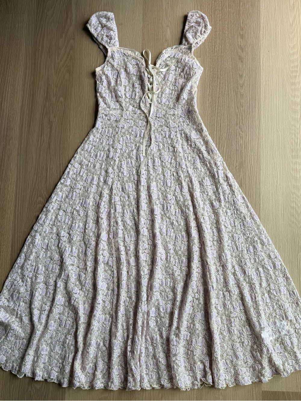 Urban outfitters Iris Lace Floral Midi Dress Size XS